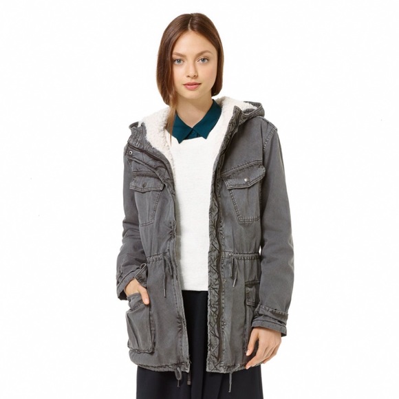 ♡ Aritzia Talula Sherpa Lined Jacket - Picture 3 of 10